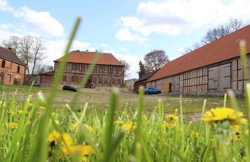 Gardelegen Apartment | Family-Friendly Retreat at Lindstedter Gutsstuben Apartment