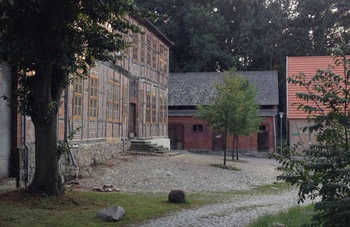 Gardelegen Apartment | Family-Friendly Retreat at Lindstedter Gutsstuben Apartment