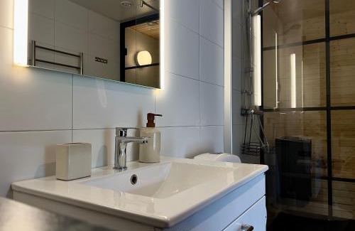 Salen Apartment | Lindvallen Ski Resort Pool and Padel - Sauna - 6 Guests - Pet Friendly