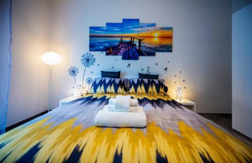 Naples Apartment | Discover Linea1 B&B: Family-Friendly Retreat with Breakfast