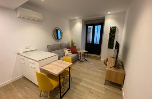 San Francisco-Ribera Apartment | Discover Family-Friendly Comfort at Lineros Suite