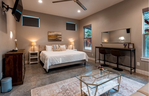 Dripping Springs Hotel | Discover The Liney Moon: Hill Country Retreat with Pool & Fun