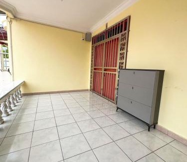 Miri House | Welcoming Ling's Homestay Miri: Child-Friendly Retreat