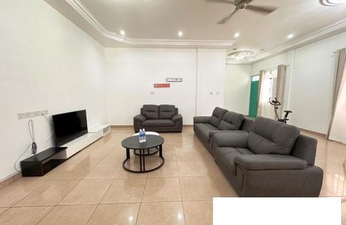Miri House | Welcoming Ling's Homestay Miri: Child-Friendly Retreat