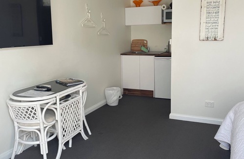 Narrawallee Apartment | Experience Oceanfront Bliss at Linga-Longa Studio