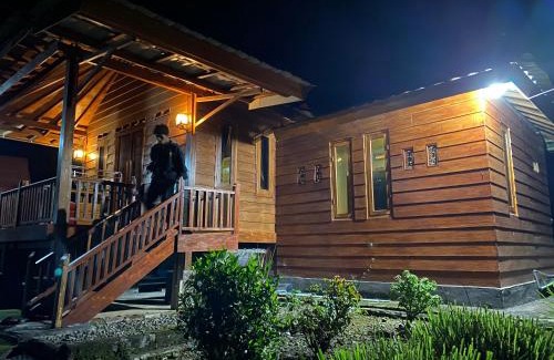 Tetebatu Apartment | Relax at Lingkung Park Tetebatu with Pool & Restaurant