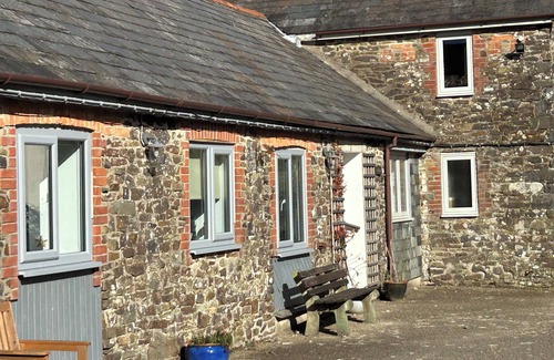 Bude Cottage | Cozy Linhay Cottage: 19th Century Charm in a Quiet Setting