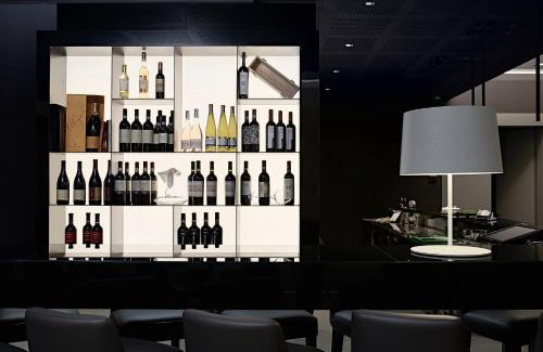 Parma Hotel | Discover Link124 Hotel: Pet-Friendly with 9/10 Guest Ratings