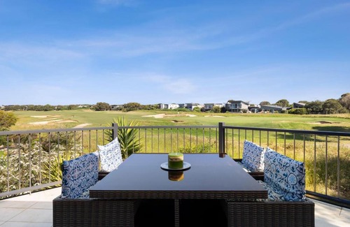 Torquay House | Links View House: Family-Friendly Retreat Near the Beach