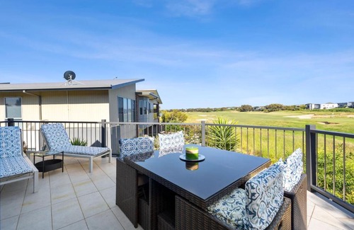 Torquay House | Links View House: Family-Friendly Retreat Near the Beach