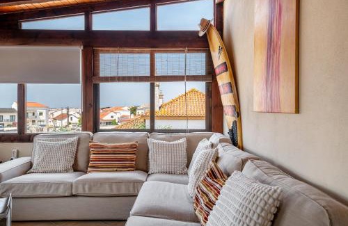 Atouguia da Baleia House | Cozy Linos House: Family-Friendly with Kitchen Amenities