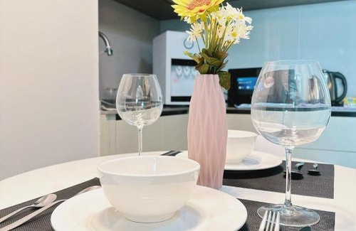 Taman Keramat Apartment | Convenient LinQ KLCC with Pool, Pet-Friendly & More