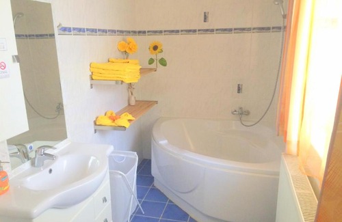 Linz Apartment | Comfortable Linz Apartment with Breakfast Included