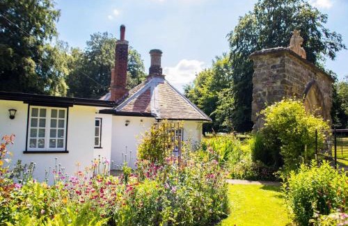 Horncastle House | Guest Rated 10/10 at Lion Gate Lodge: Family-Friendly Stay