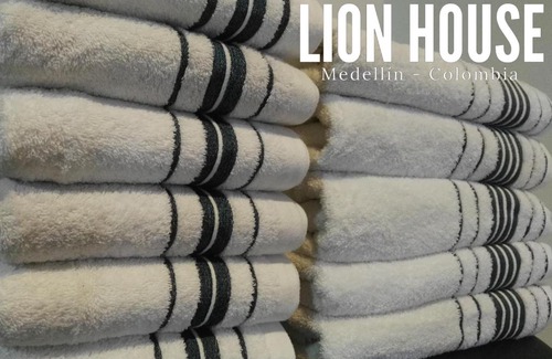 Villa Hermosa Apartment | Inviting Lion House: Pet-Friendly Stay with Hot Tub Access