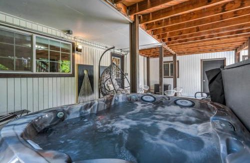 Central Colorado Springs House | Experience Fun at Lion Lodge: Game Room & Hot Tub Awaits