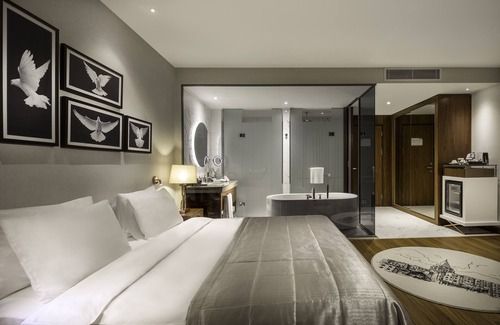 Bayrampasa Hotel | Discover Lionel Hotel Istanbul: 5-Star Stay with Pool & Spa