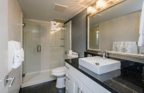 McClellan Hotel | Discover Lions Gate Hotel: Pet-Friendly Stay with Pool
