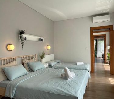 Padalarang Villa | Discover Oceanfront Bliss at Lioravilla21 - 4 Star Stay