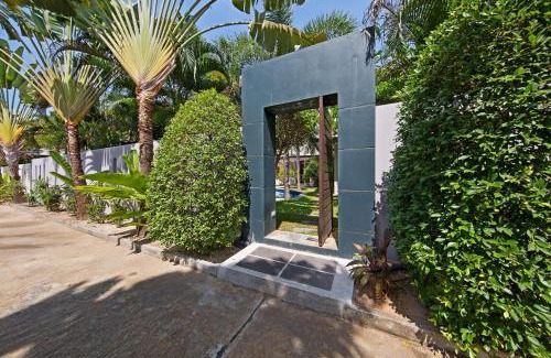 Lipa Noi Villa | Relaxing Lipa Talay Haa: 2 Bed Pool Villa Near Beach