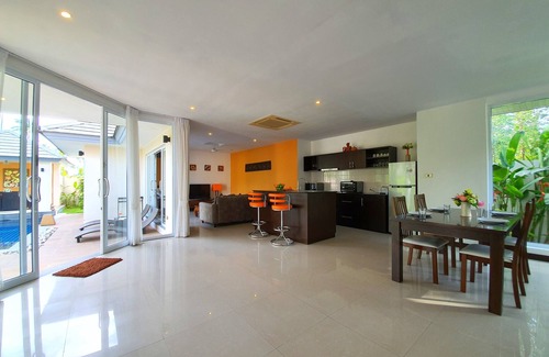 Lipa Noi House | Relaxing Private Pool Villa Steps from the Beach
