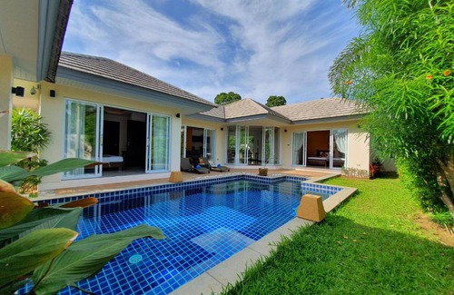 Lipa Noi Villa | Relax at Lipa Talay Hok - 2 Bedroom Pool Villa Retreat