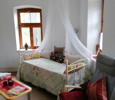 Hildesheim District Apartment | Cozy Lippolds Stube with Complimentary Breakfast Awaits