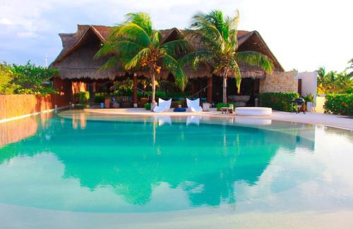 Ixil House | Lipsos Private Luxury Beachfront home