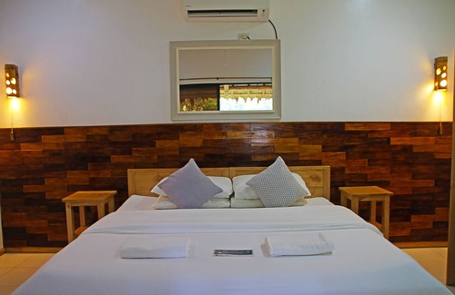 Dauin Hotel | Discover Liquid Dive Resort: Family-Friendly with Pool & Spa