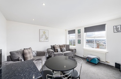 Lincoln Apartment | Liquorice Suite: Guest Rated 10/10 with Complimentary Breakfast
