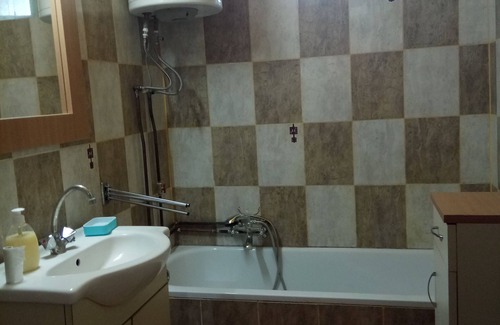 Vojvodina House | Budget-Friendly Stay at Lisa Panzio, Mali Idos