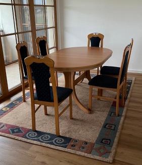 Obing Apartment | Lisa's Ferienwohnung: Family-Friendly Retreat with High Ratings
