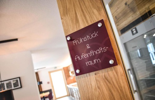 Schroecken House | Wellness Retreat at Lisas: Breakfast Included & Pet Friendly