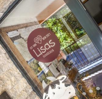 Schroecken House | Wellness Retreat at Lisas: Breakfast Included & Pet Friendly