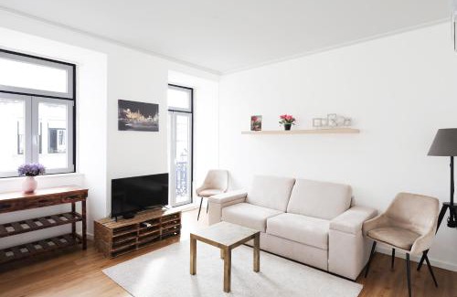 Lisbon Old Town Apartment | Family-Friendly Lisboa Intendente Apartment with Balcony