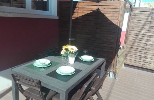 Costa de Caparica Apartment | Cozy Lisbon Beach Apartments: Oceanfront, Pet-Friendly Retreat
