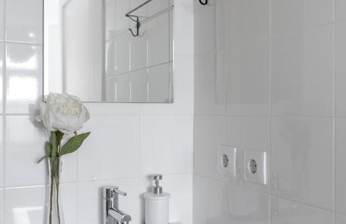 Santa Maria Maior House | Budget-Friendly Lisbon Downtown with Family Amenities