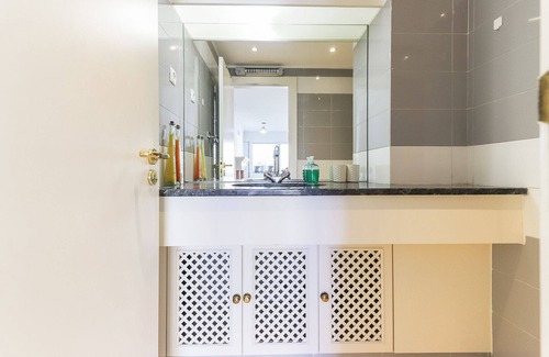 Lumiar Condo | Lisbon Flower 360º: Delightful Flat with Pool & Spa Amenities