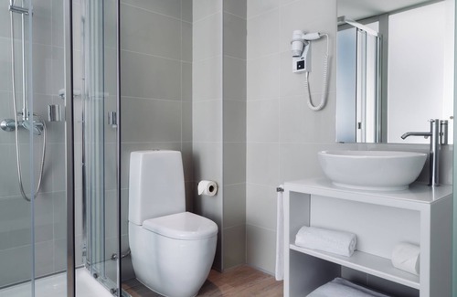 Santa Isabel Hotel | Elegant Lisbon São Bento Hotel: Spa & Family-Friendly Stay