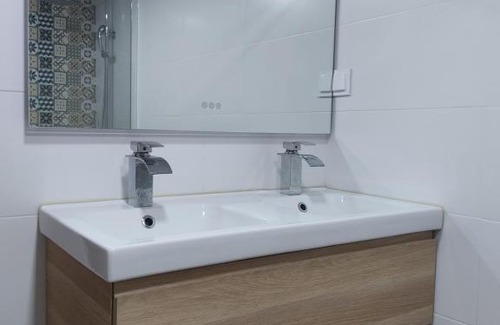 Algueirao - Mem Martins Apartment | Family-Friendly Lisbon-Sintra Full Apartment Experience
