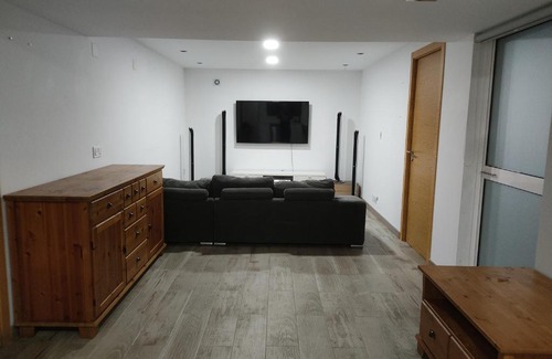Algueirao - Mem Martins Apartment | Family-Friendly Lisbon-Sintra Full Apartment Experience