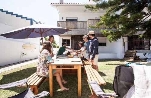 Pica Galo Bed & Breakfast | Ideal Lisbon Surf Villa with Ocean View & Pool Access