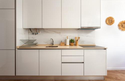 Sao Domingos de Benfica Apartment | Family-Friendly Retreat at Lisbon Zoo House III, 4-Star Gem