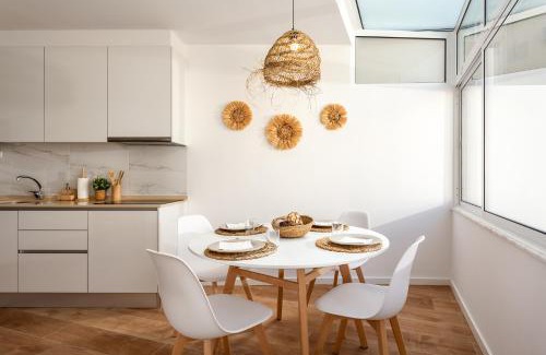 Sao Domingos de Benfica Apartment | Family-Friendly Retreat at Lisbon Zoo House III, 4-Star Gem