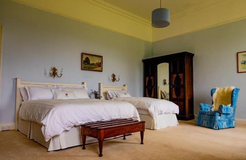 Bansha House | Discover Lismacue House: 4-Star Stay with Family Amenities