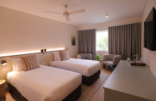 Lismore Hotel | Discover Lismore Gateway Motel: Eco-Friendly Retreat with Pool