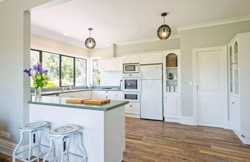 Martinborough House | Unforgettable Stay at Lismore House: Pool, Spa & More