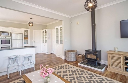 Martinborough House | Unforgettable Stay at Lismore House: Pool, Spa & More