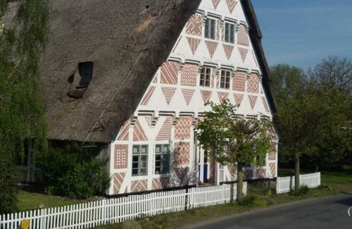 Guderhandviertel Apartment | Cozy Holiday Idyll Under Thatch with Ocean View & Kitchen