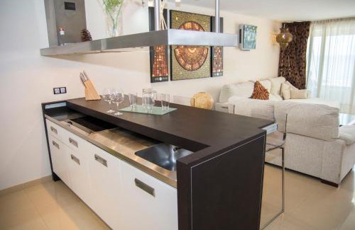 Arona Apartment | Experience the Views at 4-Star THE VIEWS - Family Friendly